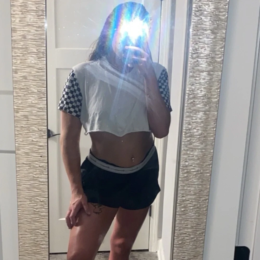 Crop Top - Picture 3 of 3